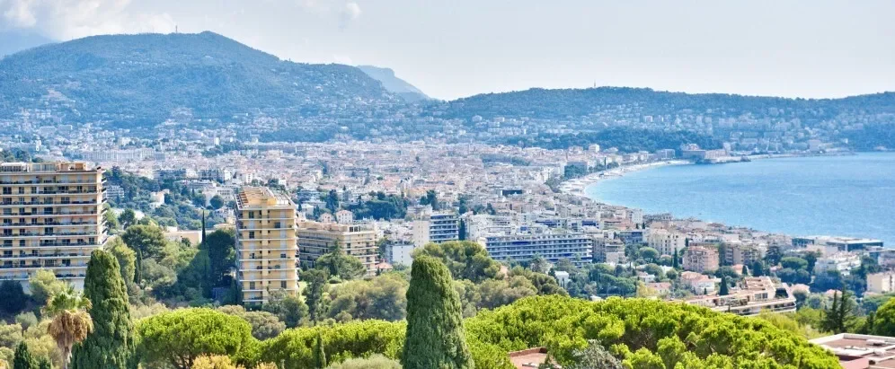 NICE FABRON - 3 BEDROOM APARTMENT OF 166 SQM FOR SALE - 145 SQM CARREZ LAW - BREATHTAKING VIEW - 130