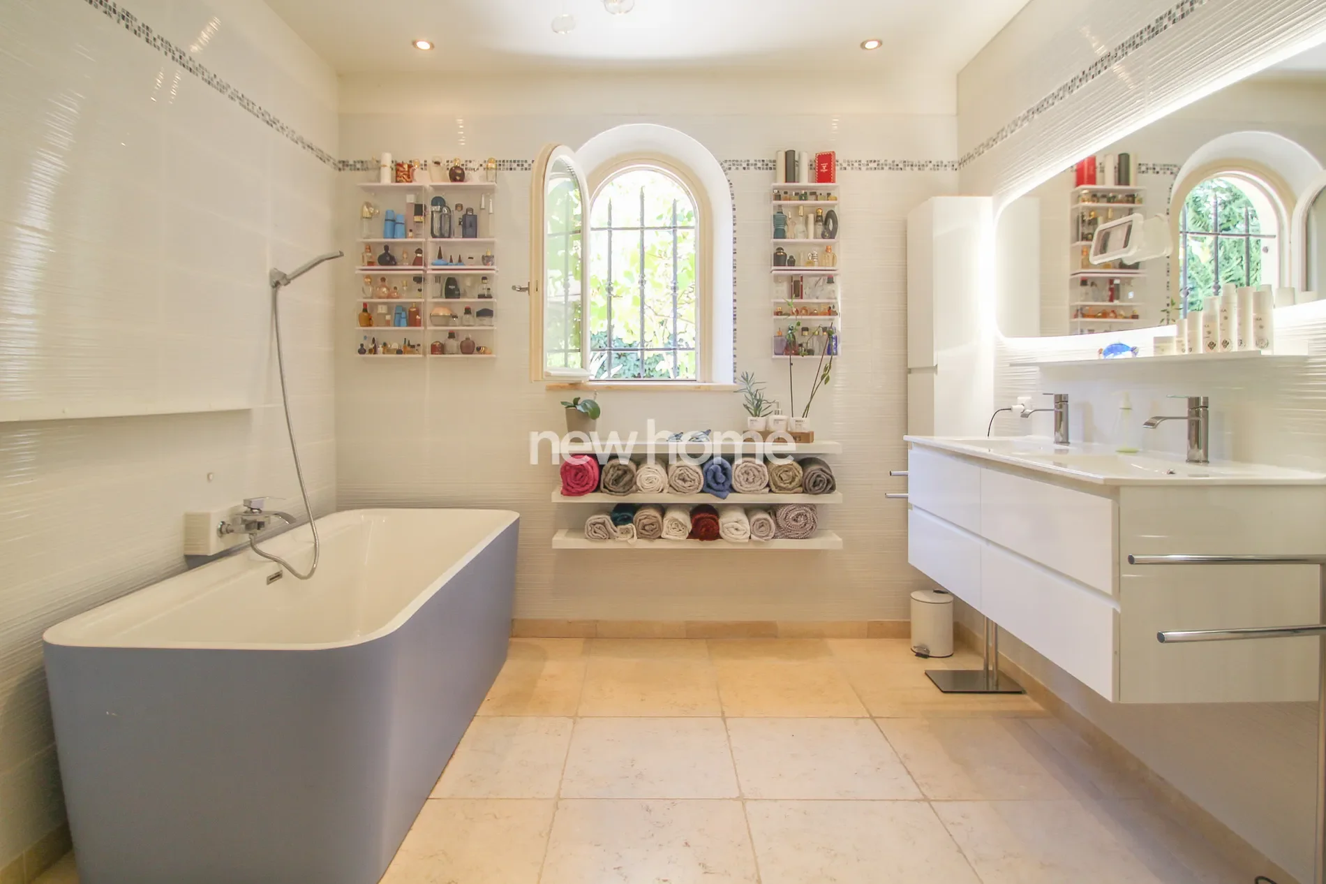 Gallery photo 4