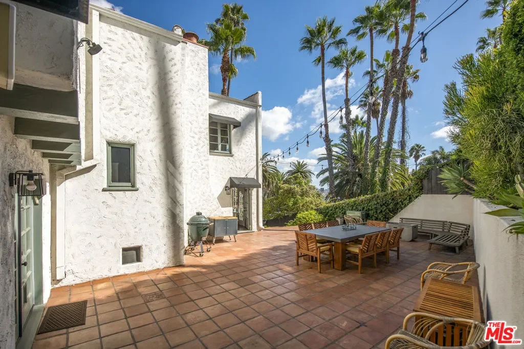 6749 Whitley Terrace, Los Angeles, California, United States. - Photo 19