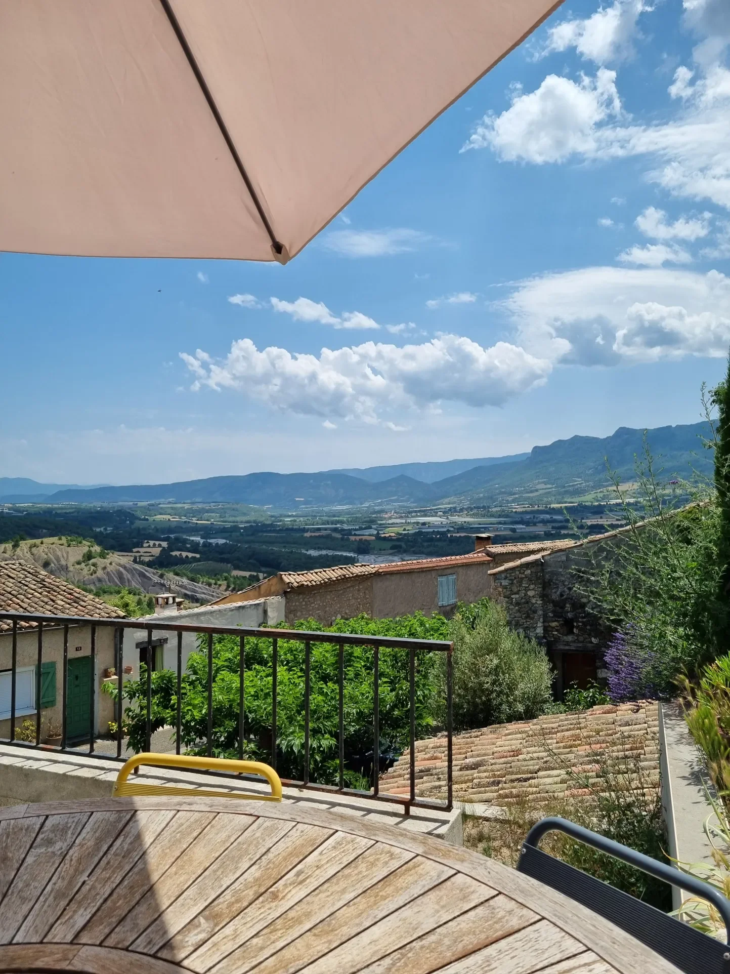 Mison, Provence-Alpes-Côte d'Azur, France. - Photo 3