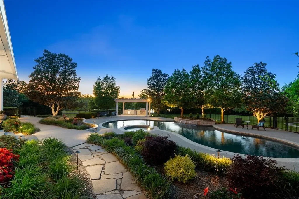 343 E Town East Boulevard, Sunnyvale, Texas, United States. - Photo 35