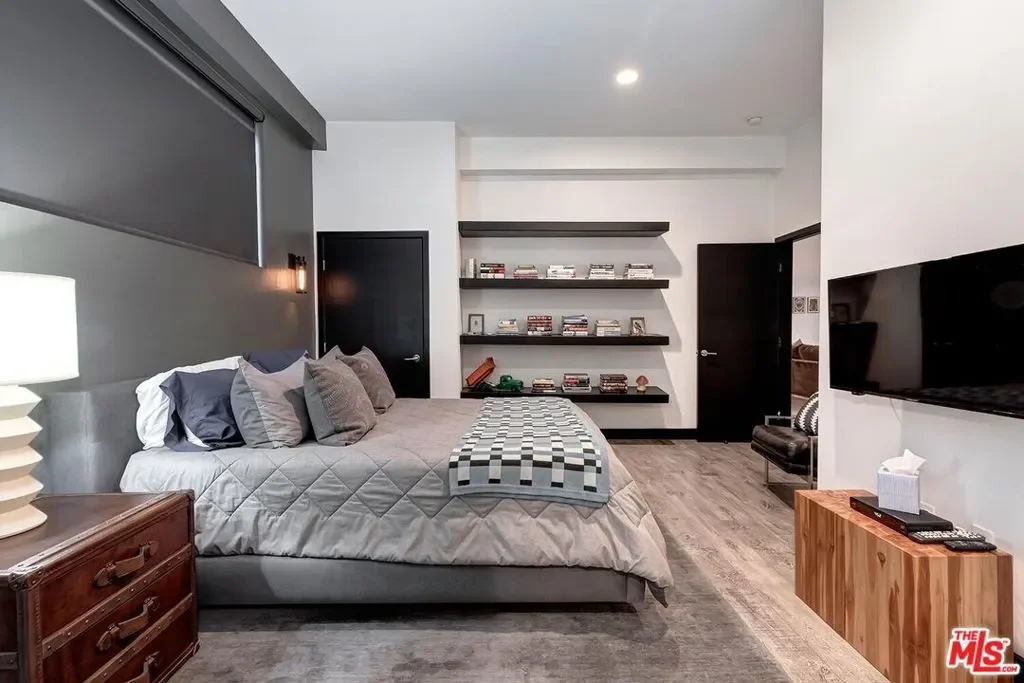 1223 Larrabee Street 1, Los Angeles, California, United States. - Photo 11
