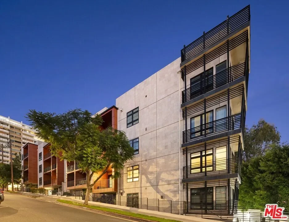 8788 Shoreham Drive 23, Los Angeles, California, United States. - Photo 9