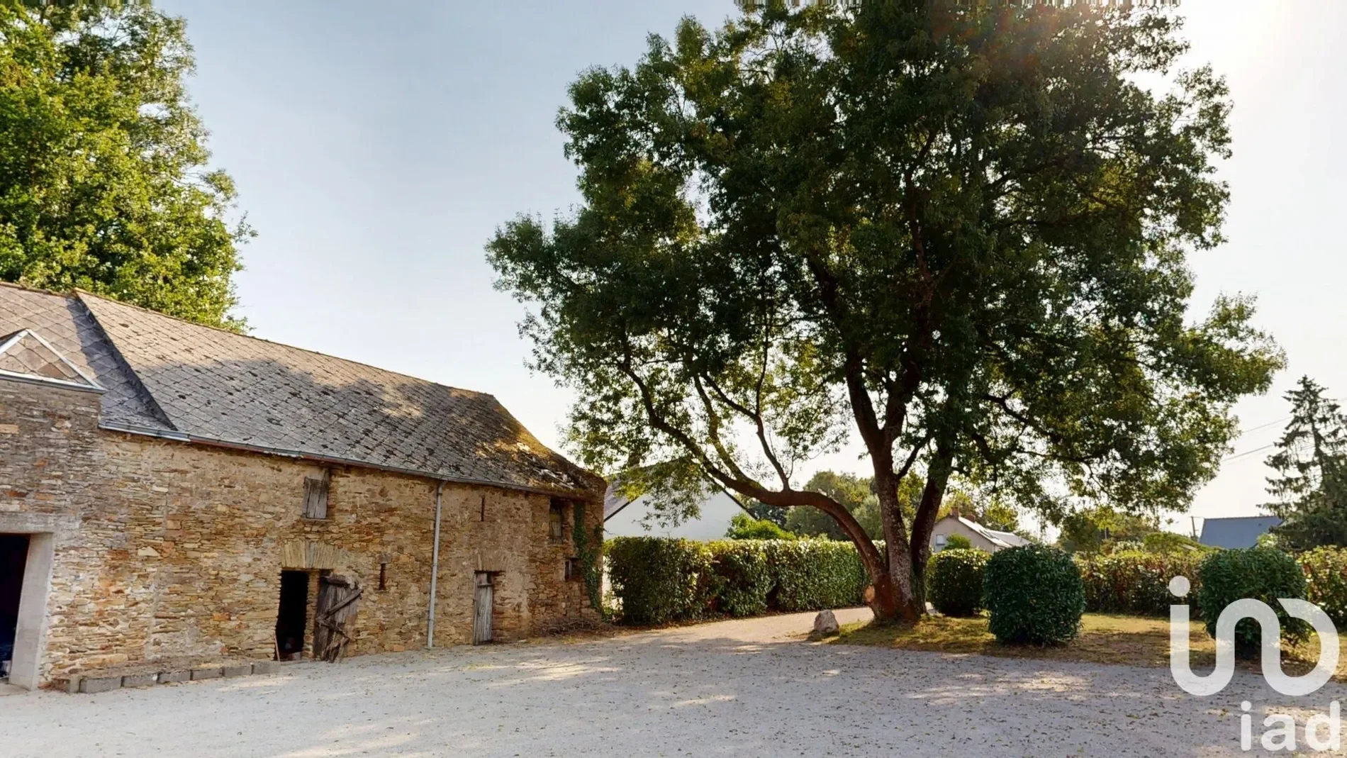 Exterior photo 3