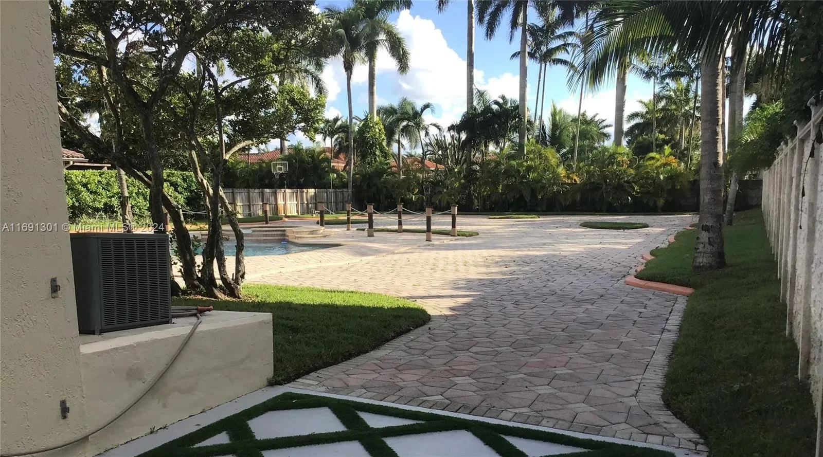 13460 SW 32nd ST, Miami, Florida, United States. - Photo 17