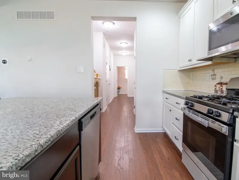 29 N TOMPKINS SQ SQUARE, DOWNINGTOWN, PA 19335, Downingtown, Pennsylvania, United States. - Photo 39