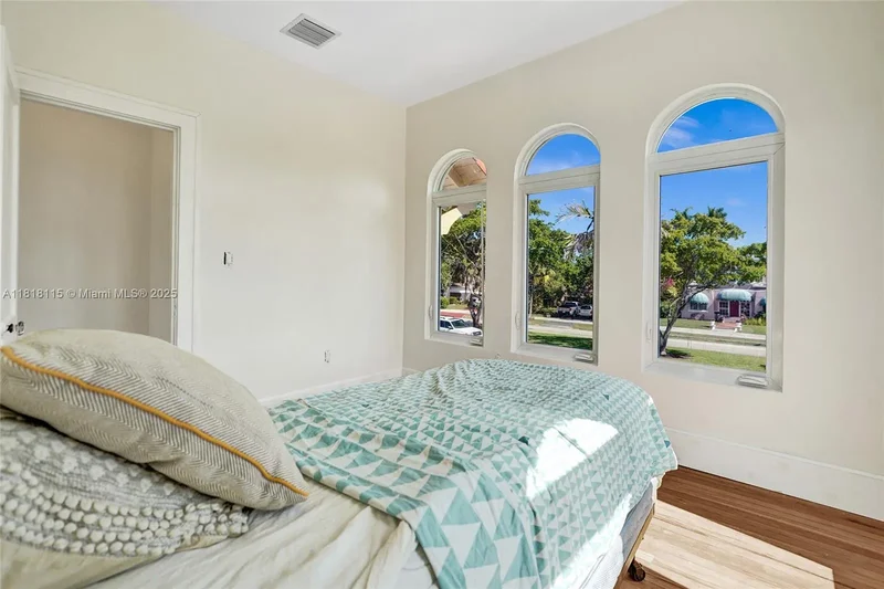 1731 NE 171st St, North Miami Beach, FL 33162, North Miami Beach, FL, United States. - Photo 36