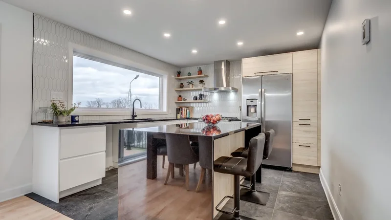 2100 Rue Richelieu, Saint-Marc-sur-Richelieu, Quebec, Canada. - Photo 13