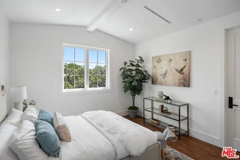 8025 Stewart Avenue, Los Angeles, California, United States. - Photo 38