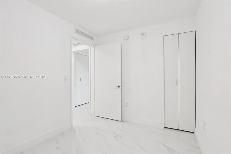 700 NE 24th St 806, Miami, Florida, United States. - Photo 17