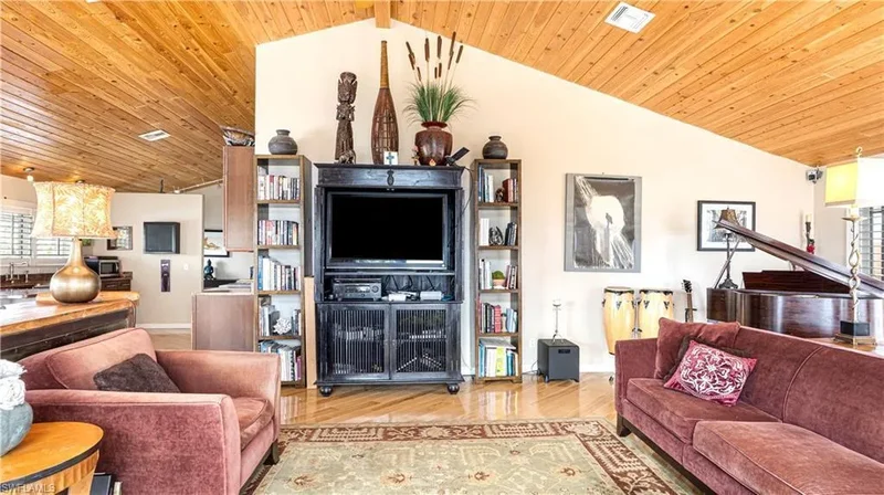 1307 Isabel DR, SANIBEL, FL 33957, Sanibel, Florida, United States. - Photo 15
