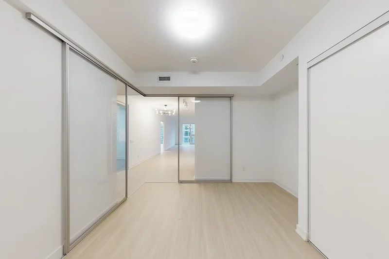 8 Wellesley St W  707, Toronto, ON M4Y 0J5, Toronto, Ontario, Canada. - Photo 28