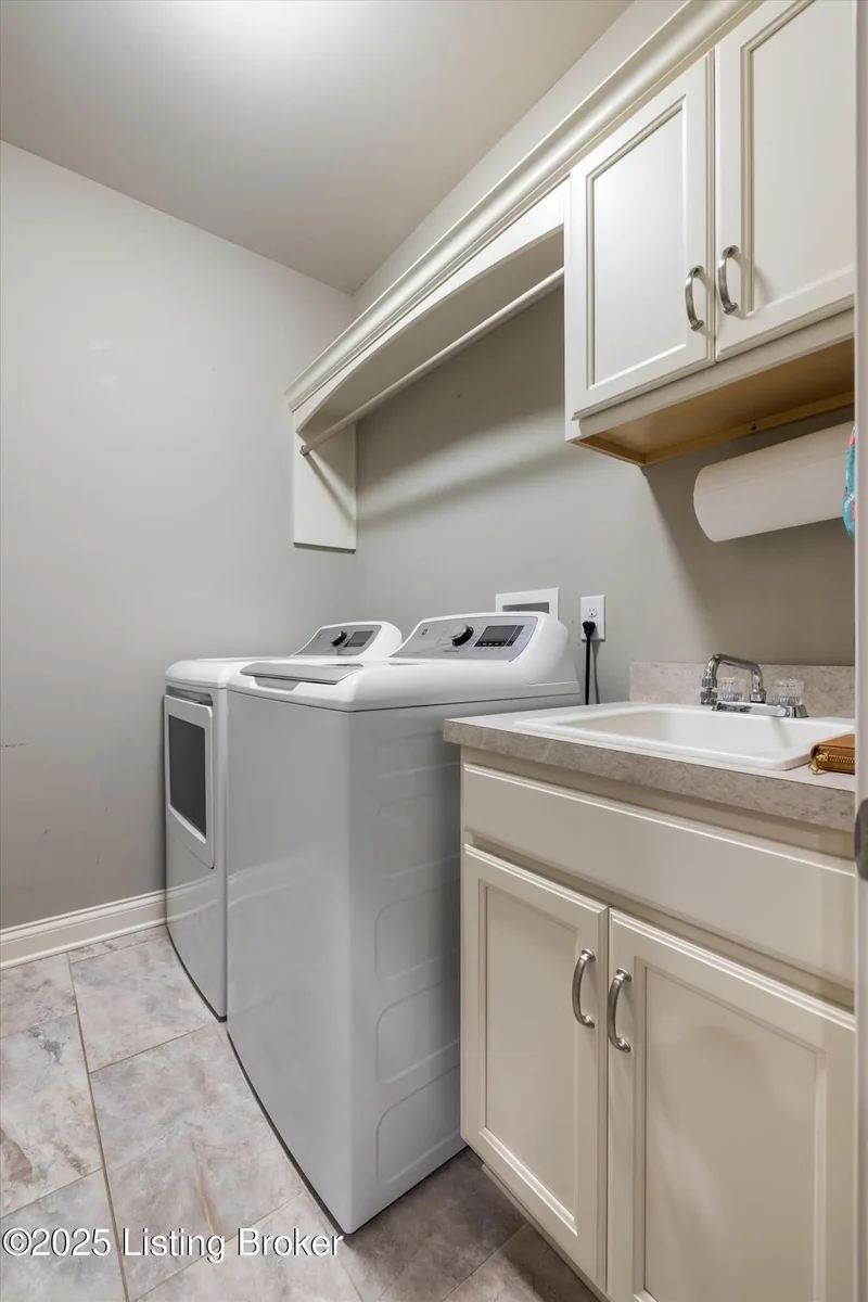 5203 Rock Ridge Dr, Louisville, KY 40241, Watterson Park, Kentucky, United States. - Photo 43