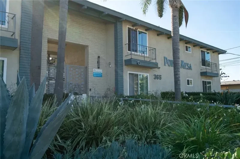 365 W Wilson Street, Costa Mesa, California, United States. - Photo 2