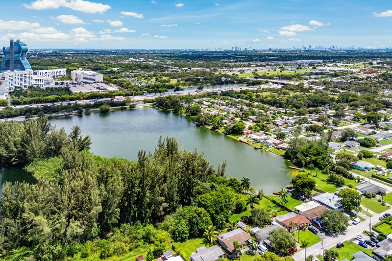 5811 SW 53rd Terrace , Davie, FL 33314, Davie, Florida, United States. - Photo 7