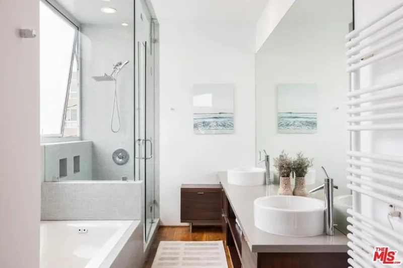 17 N Venice Blvd, Venice, CA, 90291, USA, Los Angeles, California, United States. - Photo 2