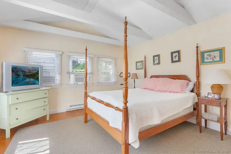 153 Middle Beach Rd, Killingworth, Connecticut, United States. - Photo 11