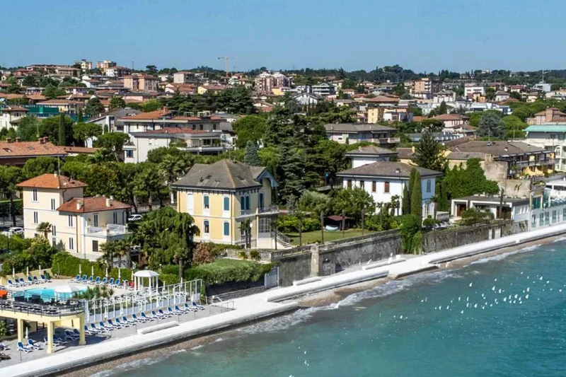 Via Giuseppe Garibaldi, 25015 Desenzano del Garda BS, Italy, Desenzano del Garda, Lombardy, Italy. - Photo 26