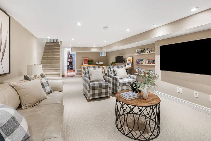 251 Bowood Ave, Toronto, ON M4N 1Y7, Toronto, Ontario, Canada. - Photo 31