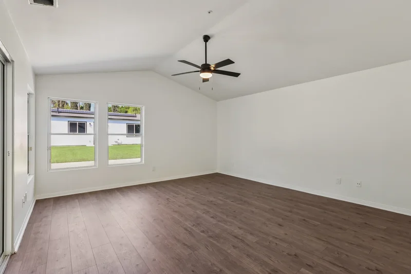 6233 Penfield Avenue , Los Angeles, CA 91367, Los Angeles, California, United States. - Photo 28