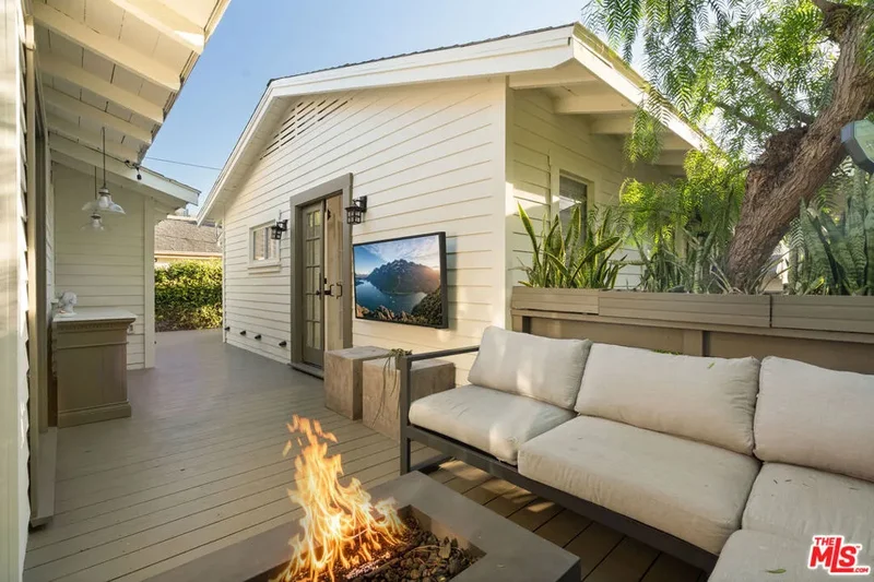 2329 Ocean Avenue, Los Angeles, California, United States. - Photo 7