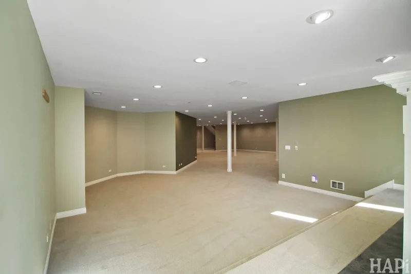 8 Farmington Road, South Barrington, IL 60010, Barrington Hills, Illinois, United States. - Photo 37