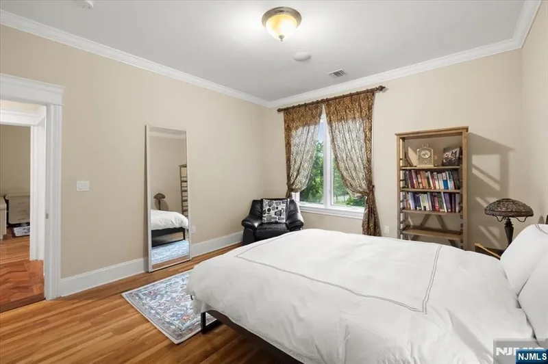 61 Overlook Drive, Woodcliff Lake, NJ 07677, Woodcliff Lake, New Jersey, United States. - Photo 15