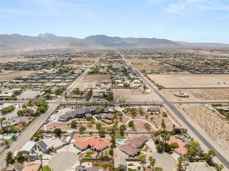 5930 N El Capitan Way, Las Vegas, Nevada, United States. - Photo 69