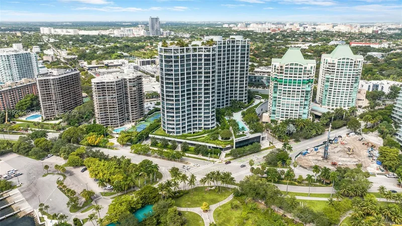 2821 S Bayshore Dr 15C, Miami, Florida, United States. - Photo 21