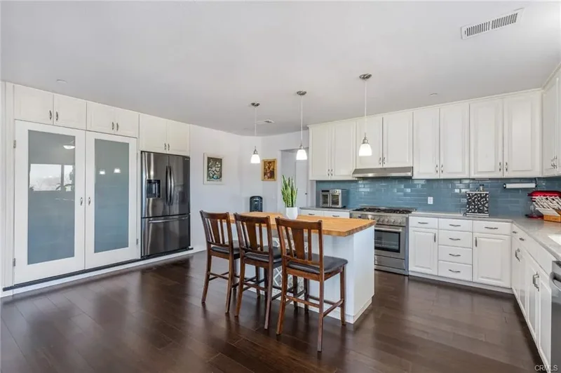 4 Bedrooms Single Family Detached