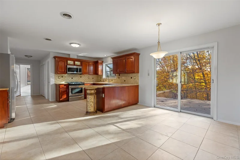 13 Mesa Place, Nanuet, NY 10954, Nanuet, New York, United States. - Photo 27