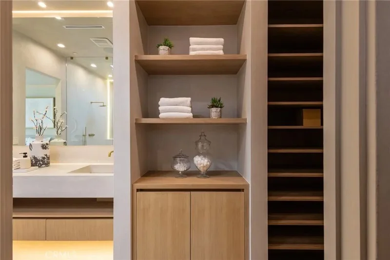 5205 Etiwanda, Los Angeles, California, United States. - Photo 32