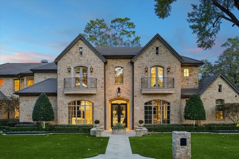 220 Merrie Way Lane