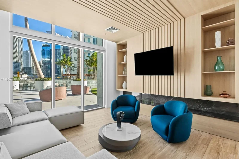 90 SW 3rd St PH-15, Miami, Florida, United States. - Photo 35