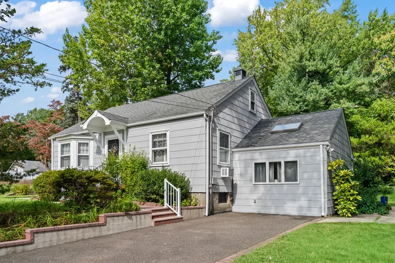 39 Lewis Court , Huntington Station, NY 11746, Huntington Station, New York, United States. - Photo 16
