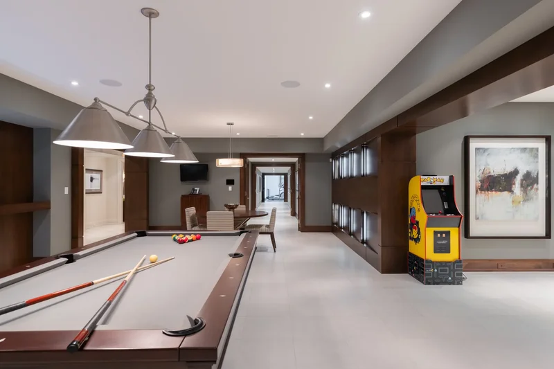 2054 Lakeshore Rd E, Oakville, ON L6J 1M3, Canada, Oakville, Ontario, Canada. - Photo 40