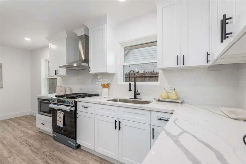 9410 Albury Drive, Houston, TX 77096, Houston, Texas, United States. - Photo 22