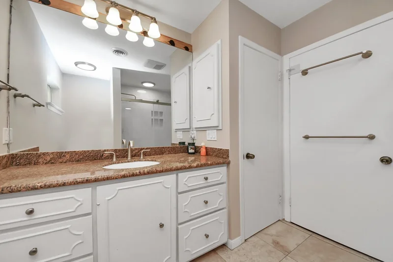 850 Pecanwood Lane, Houston, TX 77024, Houston, Texas, United States. - Photo 38