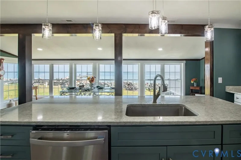 154 Riverside Drive, Deltaville, Virginia, United States. - Photo 13