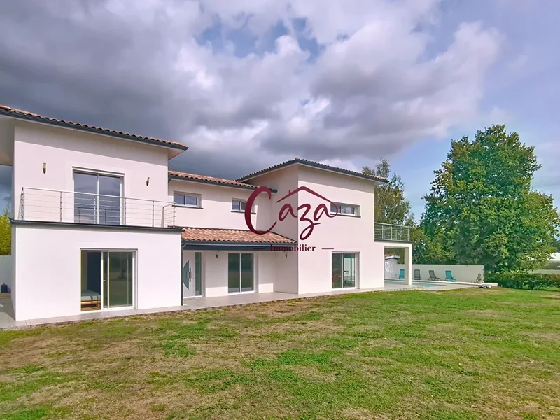 Contemporary Villa of 192m² ? Rare View and Green Setting