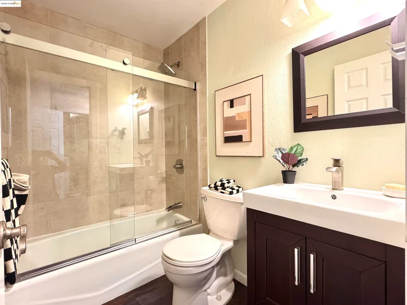 3365 Los Prados St, San Mateo, California, United States. - Photo 35