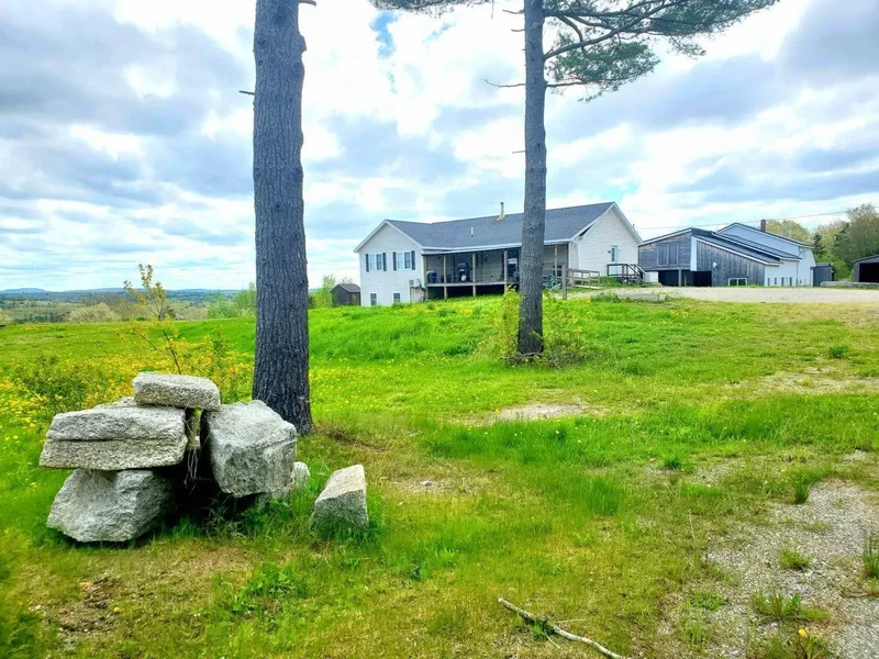 3 Bedrooms Single Family Detached