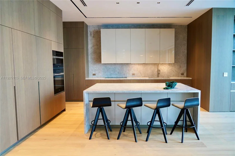 1041 N Venetian Dr, Miami, Florida, United States. - Photo 51