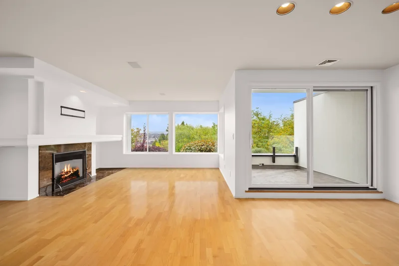 Modern Queen Anne Townhouse