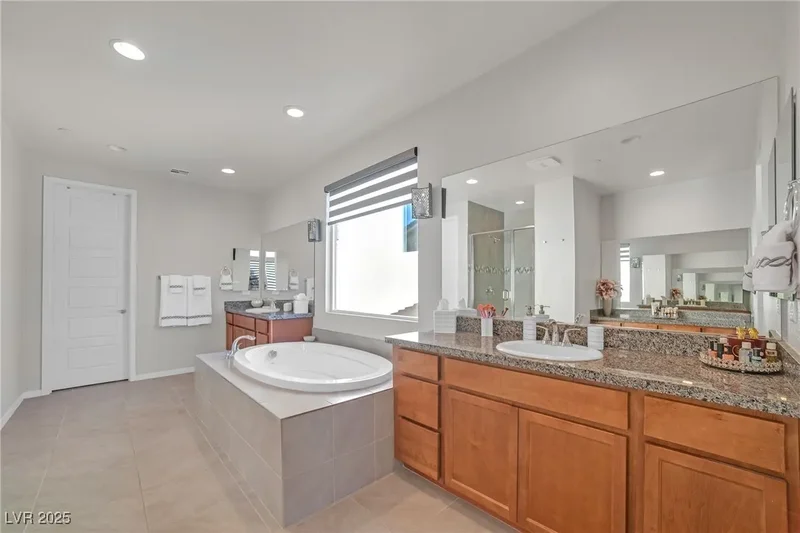 8 Hilltop Crest Street, Henderson, NV 89011, Henderson, Nevada, United States. - Photo 25