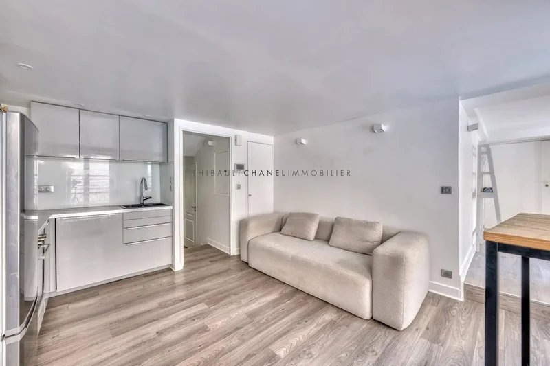 Rue du Sentier, Paris, Île-de-France, France. - Photo 10