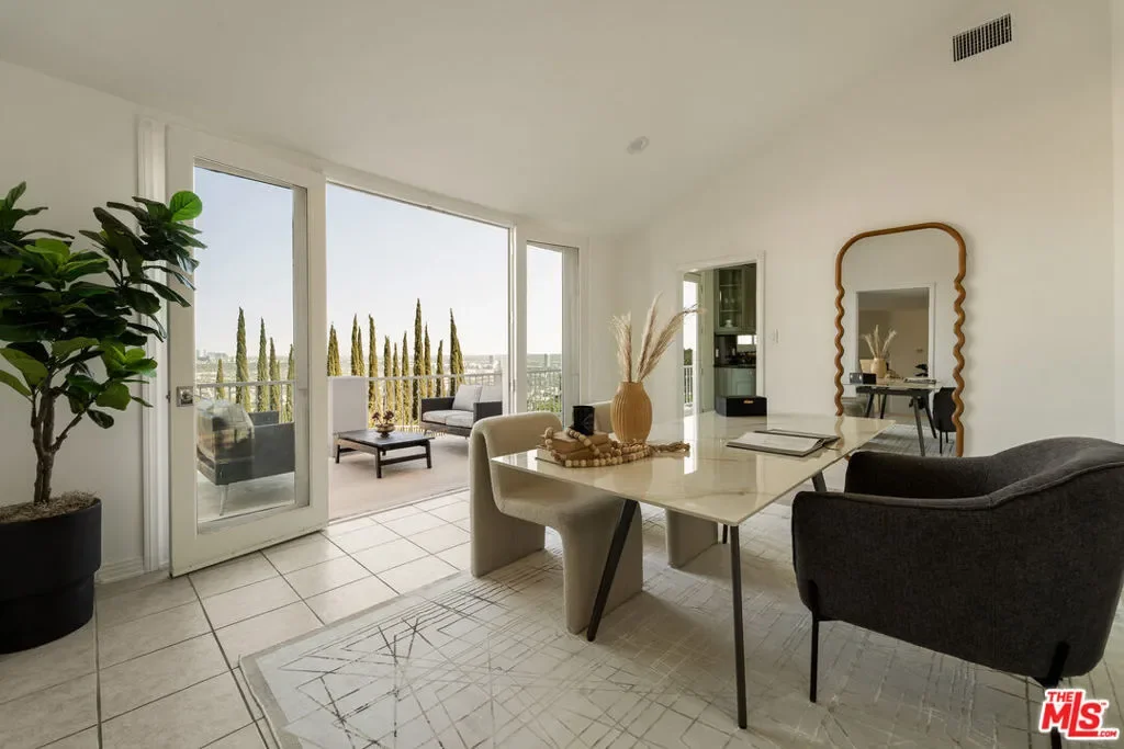 8527 Hedges Way, Los Angeles, California, United States. - Photo 10