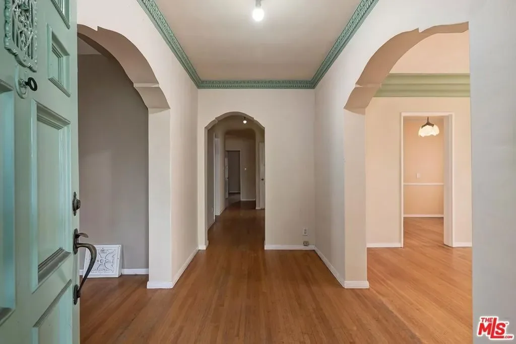 7932 Blackburn Avenue, West Hollywood, California, United States. - Photo 12
