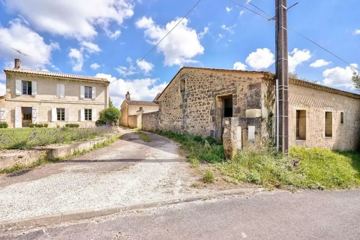 Asques, Nouvelle-Aquitaine, France. - Photo 8