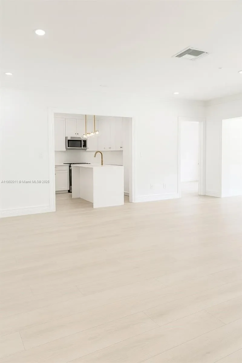 7557 Mutiny Ave, Miami Beach, Florida, United States. - Photo 15